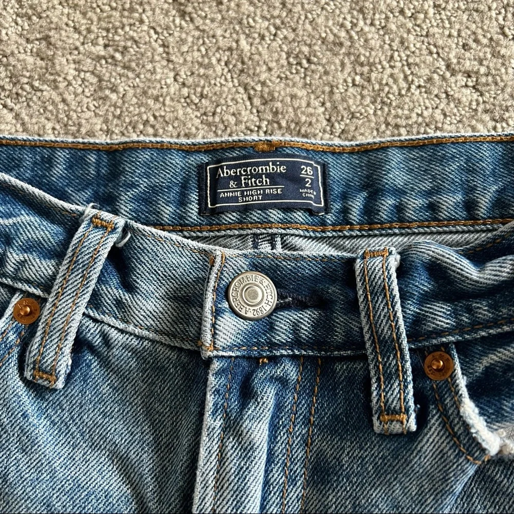Abercrombie & Fitch Annie High Rise Shorts sz 26 | 2 - Picture 2 of 4